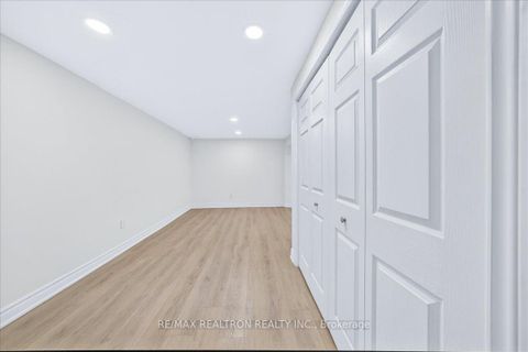 Photo 39 at 102 Wade Gate, Brownridge, Vaughan