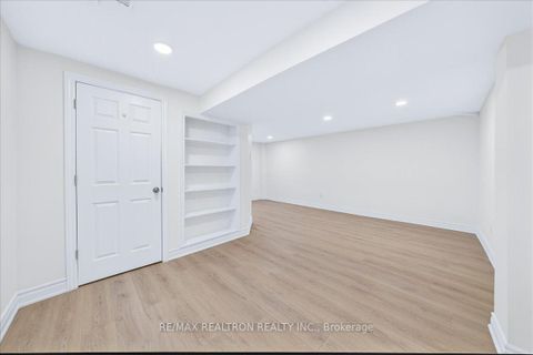 Photo 42 at 102 Wade Gate, Brownridge, Vaughan