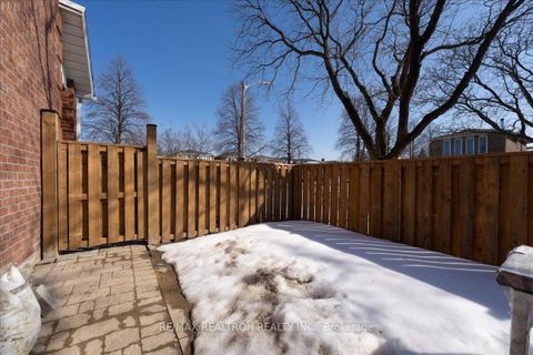 Photo 43 at 102 Wade Gate, Brownridge, Vaughan