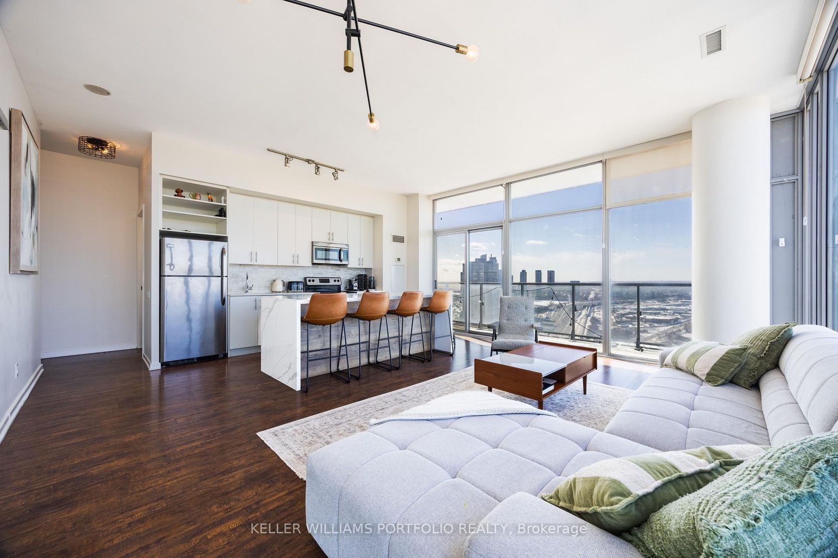 3410 - 105 The Queensway Avenue, Swansea, Toronto photo number 2