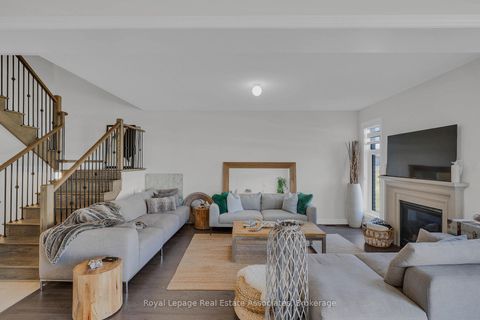 Photo 10 at 1386 Davis Loop, Lefroy, Innisfil