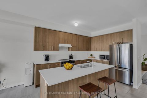 Photo 11 at 1386 Davis Loop, Lefroy, Innisfil