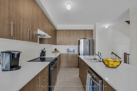 Photo 12 at 1386 Davis Loop, Lefroy, Innisfil