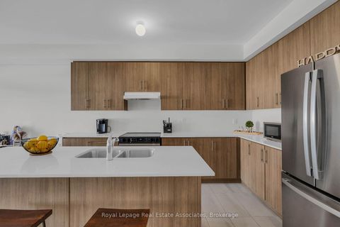 Photo 13 at 1386 Davis Loop, Lefroy, Innisfil