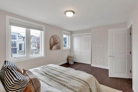 Photo 25 at 320 Melrose Avenue, Nortown, Toronto