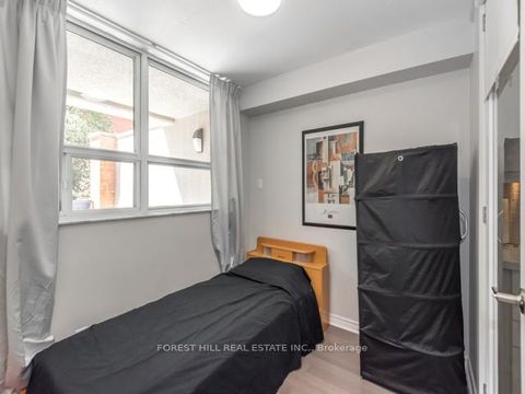 Photo 5 at 202 - 105 Mccaul Street, Chinatown, Toronto