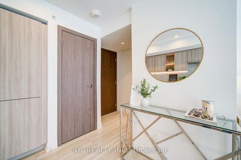 Photo 11 at 902 - 17 Bathurst Street, Waterfront Communities C1, Toronto