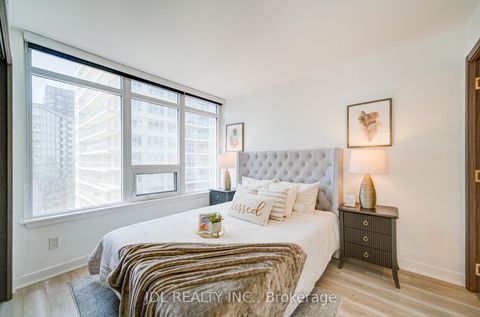 Photo 23 at 902 - 17 Bathurst Street, Waterfront Communities C1, Toronto