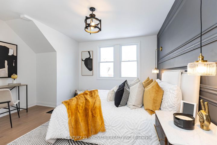 Photo 11 at 371 Milverton Boulevard, East York, Toronto