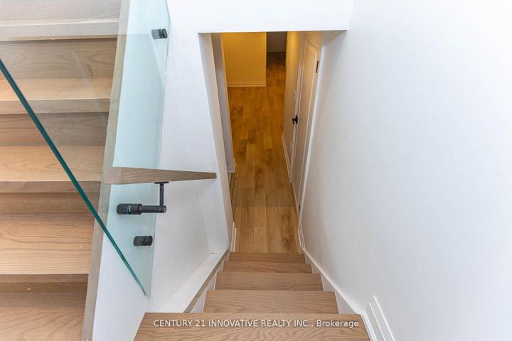 Photo 32 at 371 Milverton Boulevard, East York, Toronto