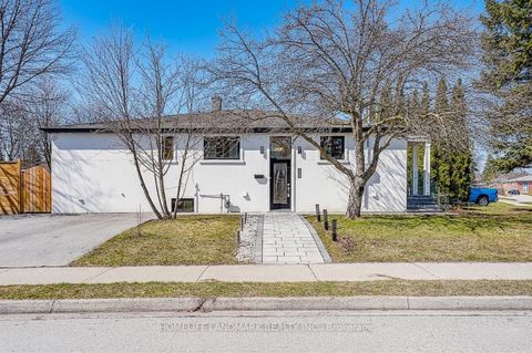 Photo 0 at 304 Kerswell Drive, Crosby, Richmond Hill