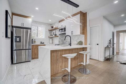 Photo 4 at 304 Kerswell Drive, Crosby, Richmond Hill