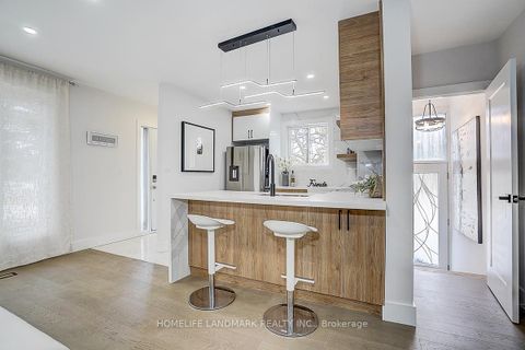 Photo 5 at 304 Kerswell Drive, Crosby, Richmond Hill