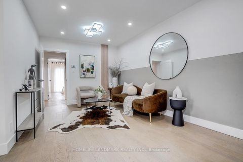 Photo 8 at 304 Kerswell Drive, Crosby, Richmond Hill