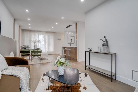 Photo 11 at 304 Kerswell Drive, Crosby, Richmond Hill