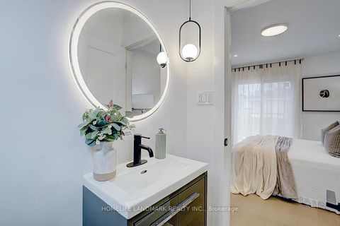 Photo 16 at 304 Kerswell Drive, Crosby, Richmond Hill