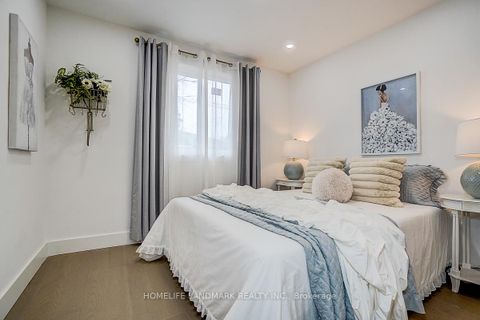 Photo 17 at 304 Kerswell Drive, Crosby, Richmond Hill