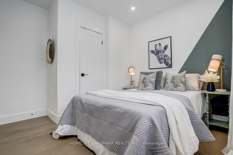 Photo 23 at 304 Kerswell Drive, Crosby, Richmond Hill