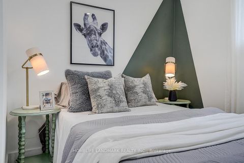 Photo 24 at 304 Kerswell Drive, Crosby, Richmond Hill