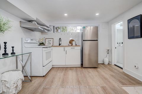 Photo 28 at 304 Kerswell Drive, Crosby, Richmond Hill