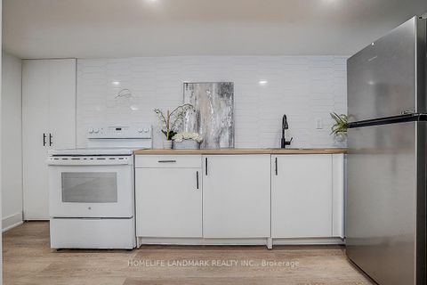 Photo 34 at 304 Kerswell Drive, Crosby, Richmond Hill