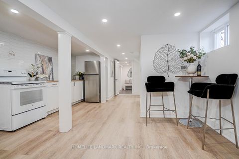 Photo 35 at 304 Kerswell Drive, Crosby, Richmond Hill