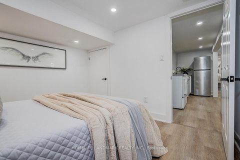 Photo 39 at 304 Kerswell Drive, Crosby, Richmond Hill