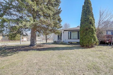 Photo 43 at 304 Kerswell Drive, Crosby, Richmond Hill