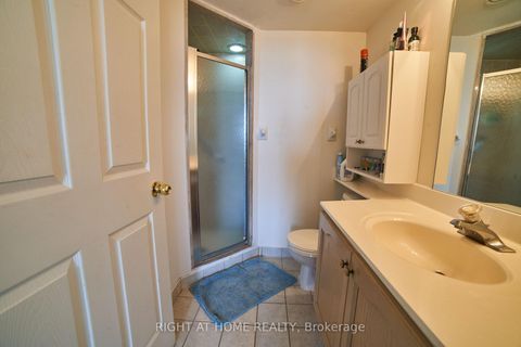 Photo 12 at 609 - 1700 Eglinton Avenue E, Victoria Village, Toronto