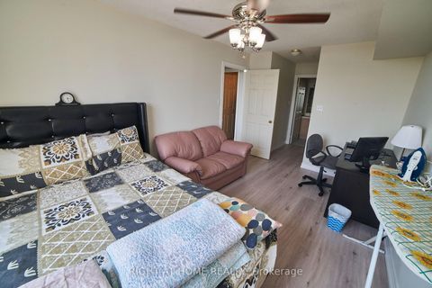 Photo 15 at 609 - 1700 Eglinton Avenue E, Victoria Village, Toronto