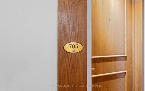 Photo 5 at 705 - 8 Lee Centre Drive, Woburn, Toronto