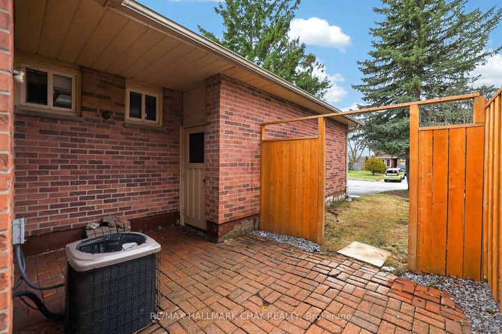 Photo 32 at 363 London Road, London, Newmarket