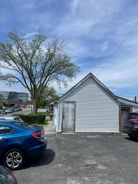 Photo 4 at 1171 Roselawn Avenue, Belgravia, Toronto