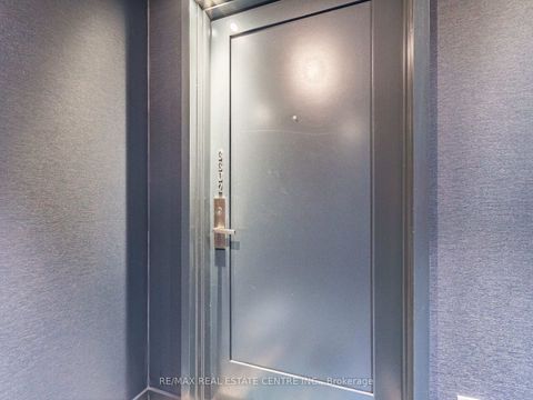 Photo 3 at 3302 - 28 Wellesley Street, Yonge Corridor, Toronto