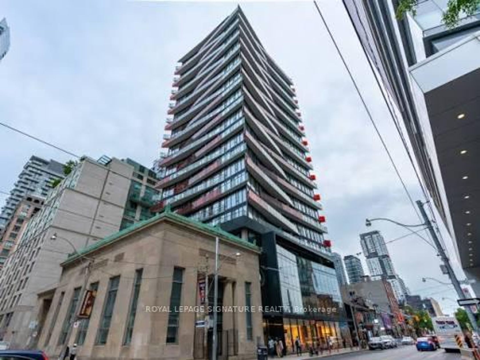 712 - 215 Queen Street W, Waterfront Communities C1, Toronto photo number 2