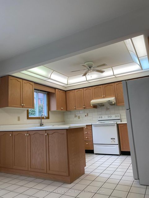 Photo 5 at 81 Dalmatian Crescent, Highland Creek, Toronto