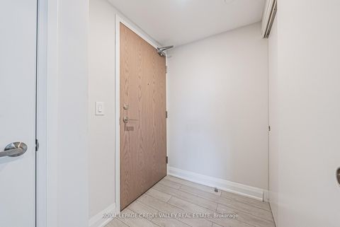 Photo 6 at 317 - 58 Lakeside Terrace, Little Lake, Barrie