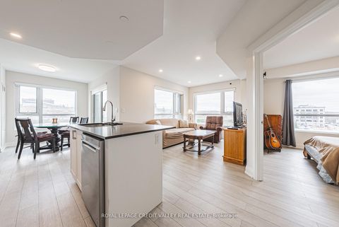 Photo 8 at 317 - 58 Lakeside Terrace, Little Lake, Barrie