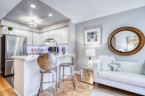 Photo 2 at TH22 - 232 St George Street N, Annex, Toronto