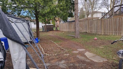 Photo 2 at 46 Madawaska Avenue, Newtonbrook East, Toronto