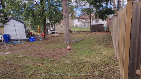 Photo 3 at 46 Madawaska Avenue, Newtonbrook East, Toronto