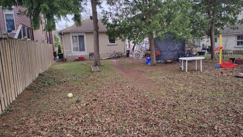 Photo 4 at 46 Madawaska Avenue, Newtonbrook East, Toronto