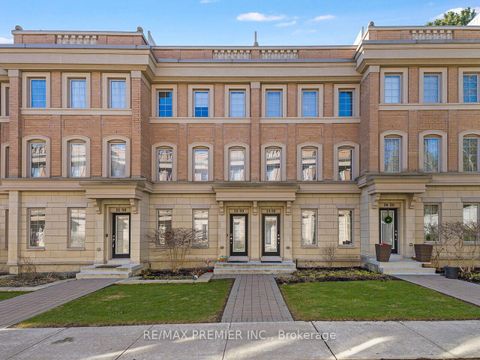 Photo 3 at 13 - 30 Hargrave Lane, York Mills, Toronto