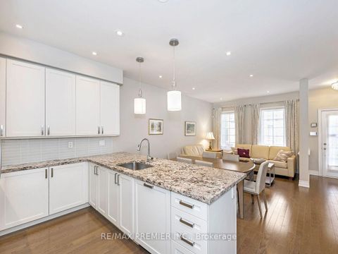 Photo 13 at 13 - 30 Hargrave Lane, York Mills, Toronto