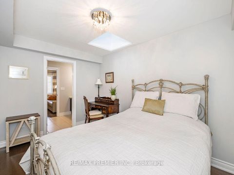 Photo 21 at 13 - 30 Hargrave Lane, York Mills, Toronto