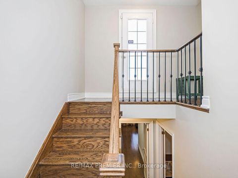 Photo 26 at 13 - 30 Hargrave Lane, York Mills, Toronto