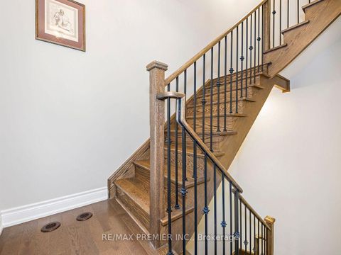 Photo 32 at 13 - 30 Hargrave Lane, York Mills, Toronto