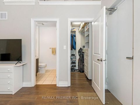 Photo 37 at 13 - 30 Hargrave Lane, York Mills, Toronto