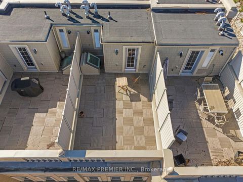 Photo 46 at 13 - 30 Hargrave Lane, York Mills, Toronto