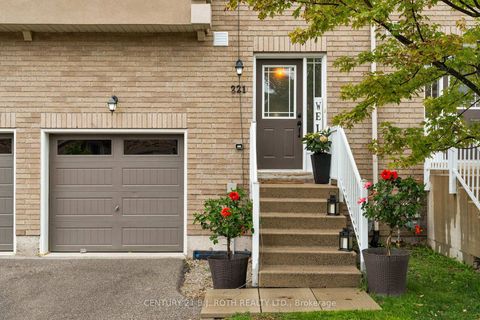 Photo 1 at 221 Harvie Road, Holly, Barrie